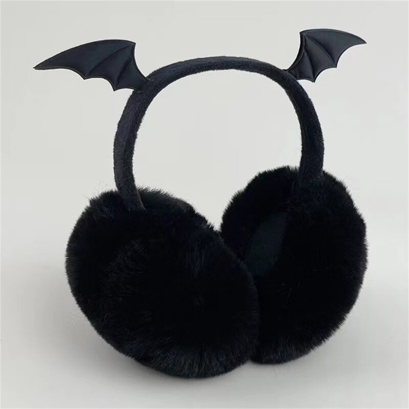 غطاء للأذنين أنيق على شكل جناح الخفاش ليبقيك دافئًا في الطقس البارد بمناسبة عيد الهالوين