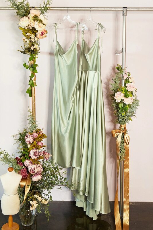 فستان وصيفة العروس من FATAPAESE أخضر نعناعي مثير بشق جانبي بدون ظهر طويل من الساتان بحزام سباغيتي صيفي للنساء