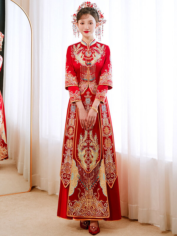 الصينية زوجين فستان الزفاف متواضعة رائعة فينيكس التطريز شيونغسام أنيقة الزواج دعوى تشيباو