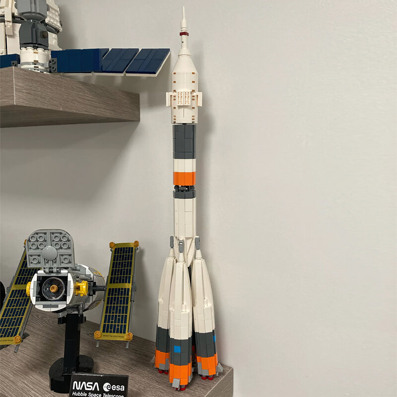MOC 1:110 مقياس R-7 Soyuz صاروخ اللبنات عدة مركبة الفضاء إطلاق مركبة الناقل الطوب نموذج تجميع لعبة لتقوم بها بنفسك طفل هدية