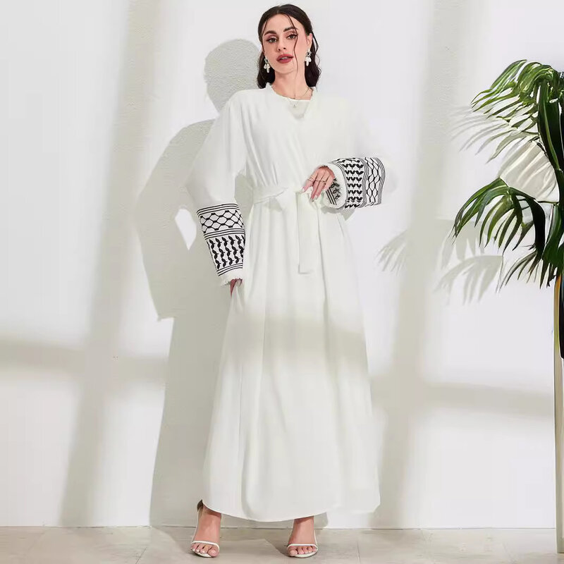 فستان من الشرق الأوسط مع تباين مطرز ، ملابس إسلامية ، رداء أنيق ، فساتين طويلة