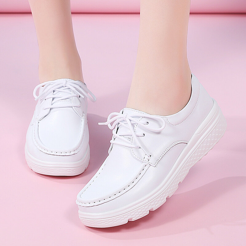 أحذية ممرضة بنعل ناعم للنساء ، أحذية رياضية ، جيدة التهوية ، مسطحة ، طبية ، بيضاء ، صغيرة ، بيضاء