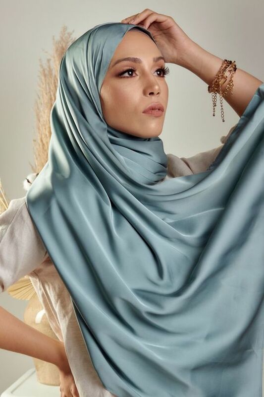 حجاب ساتان حريري للنساء المسلمات ، غطاء رأس الحجاب ، حجاب وسائل الإعلام الإسلامية ، حجاب رمضان ، ملابس إسلامية ، موضة