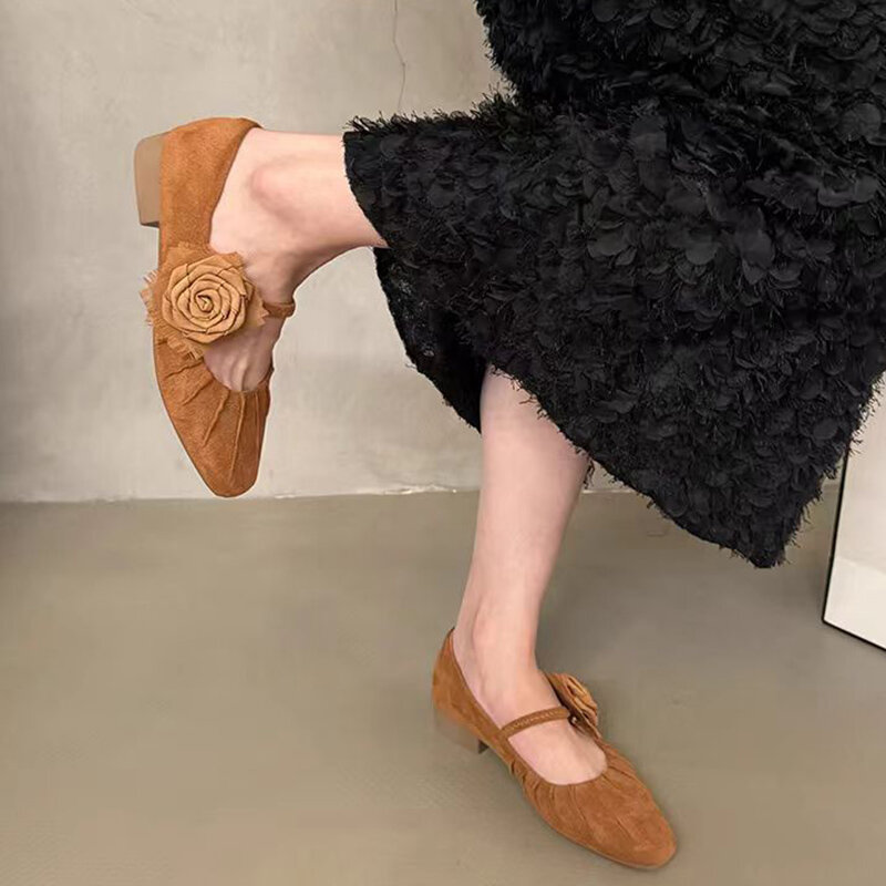 زهرة ماري جينس حذاء مدبب من الأمام للنساء ، صنادل صيفية ، كعب متوسط أنيق ، أحذية مسطحة مكتنزة ، زلاقات نسائية ، توي