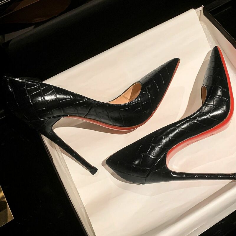 حذاء نسائي ماركة كروكس من الجلد الطبيعي حذاء أحمر لامع بكعب سفلي عالي مثير للحفلات بمقدمة مدببة حذاء زفاف 8-10-12CM