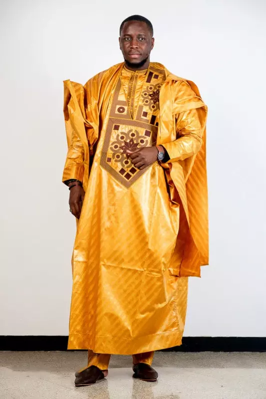 الملابس الأفريقية للرجل ، بازان الثراء تصميم التطريز العلوي ، طويلة الأكمام