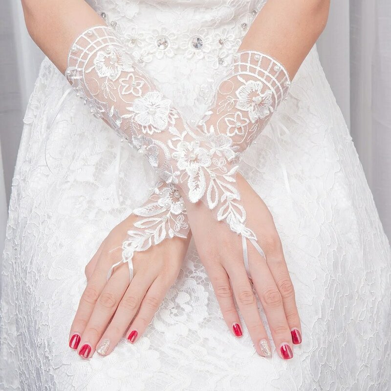 العروس الدانتيل قفازات الزفاف اللؤلؤ قفازات الزفاف الأبيض إصبع Eblow طول اكسسوارات الزفاف 2022