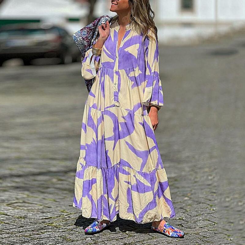 فستان طويل نسائي بنمط بوهيمي مع طباعة مطابقة الألوان ، خليط بطيات ، رقبة على شكل حرف V ، عطلة الصيف