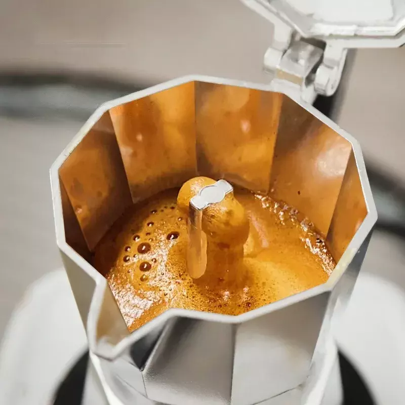 آلة صنع قهوة اسبريسو إيطالية ، سطح موقد من الألومنيوم ، إبريق قهوة ، كافيتيرا موكا