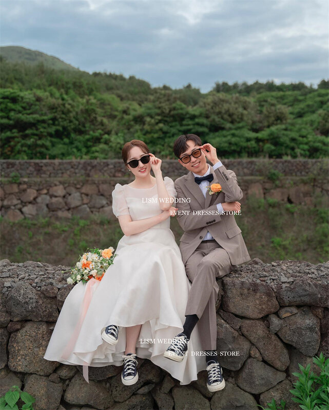 فساتين زفاف أورجانزا LISM-A-Line ، فساتين زفاف ، أكمام قصيرة ، رقبة دائرية ، طول أرضية ، بسيط ، كوريا ، تصوير فوتوغرافي