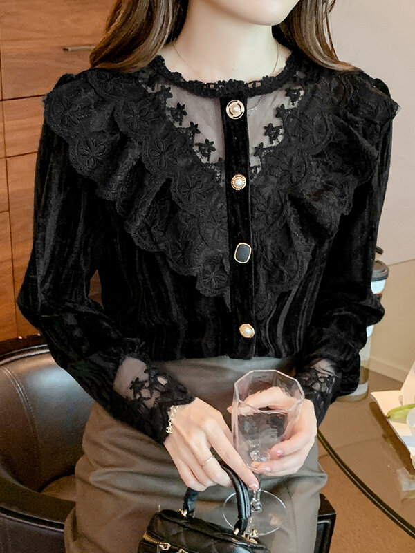 QOERLIN بلوزة نسائية دانتيل مكشكشة أكمام طويلة موضة كورية واحدة الصدر قمصان سوداء أنيقة قمصان علوية بأزرار للسيدات