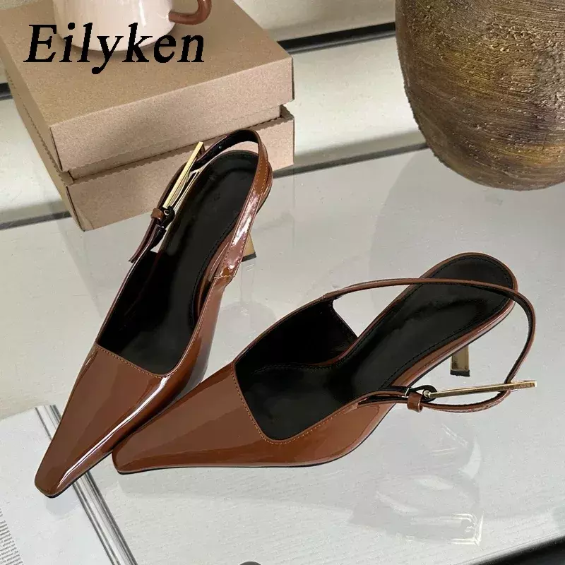Eilyken حذاء نسائي بكعب عالي بمقدمة مدببة وحزام مشبك معدني ، نمط شارع مثير