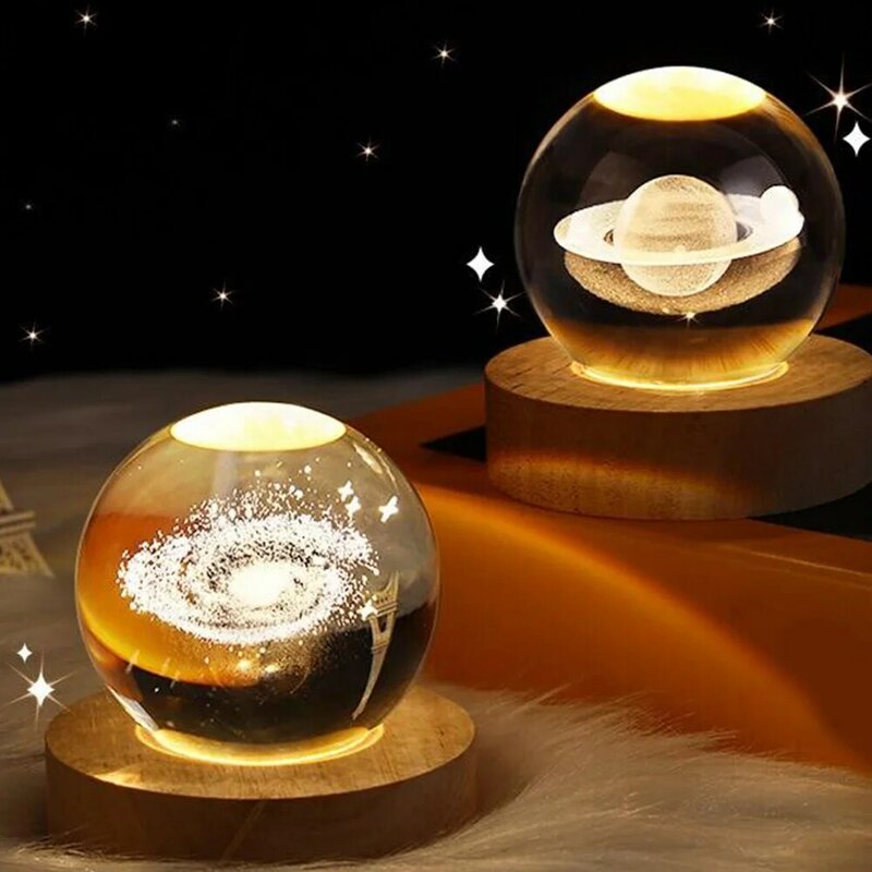 ثلاثية الأبعاد كريستال الكرة ضوء الليل ، متوهجة الكواكب غالاكسي ، مصباح الطاولة رائد الفضاء ، USB بالطاقة ، ضوء السرير ، ديكور سطح المكتب ، هدية عيد الميلاد