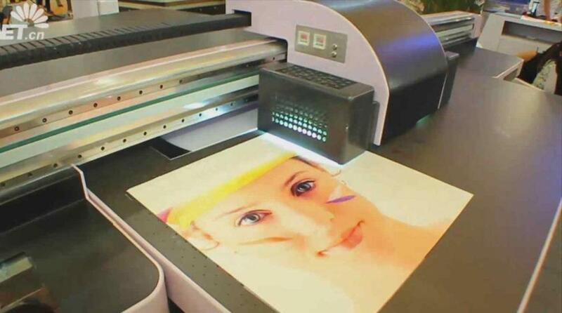 طابعة مسطحة UV في طابعة حبر رقمية ، آلة للطباعة على الحوائط الأرضية ، متعددة الألوان ، المنسوجات ، السيراميك