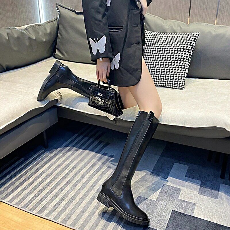2021 الخريف والشتاء جديد النمط البريطاني الركبة طول عالية أنبوب الأحذية الموضة النسائية زيادة مستديرة اصبع القدم سستة مارتن الأحذية
