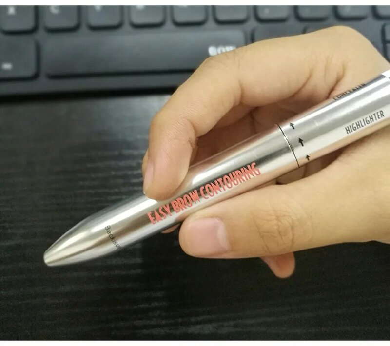 قلم الحواجب الجديد أربعة ألوان الدورية الكرة نقطة قلم الحواجب مقاوم للماء والعرق واقية أربعة في واحد أربعة الأساسية قلم الحواجب