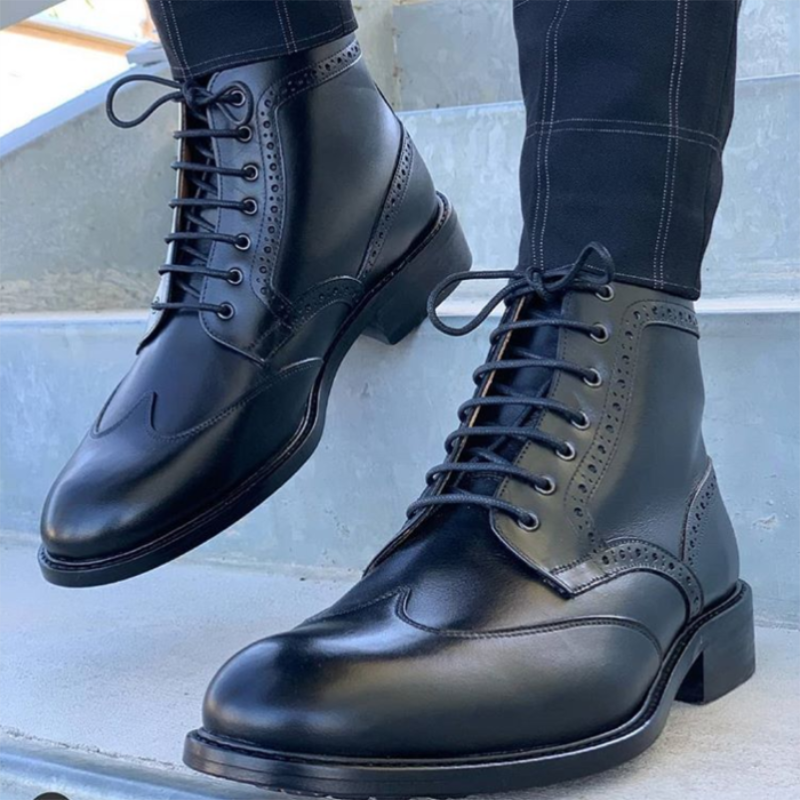 2021 جديد الرجال موضة الاتجاه الأعمال فستان كاجوال أحذية اليدوية الأسود بولي PU جوفاء الدانتيل رئيس مستديرة كعب منخفض اليومية حذاء من الجلد KU102