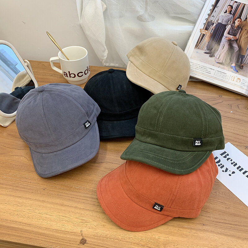 قبعة الإناث Ins الموضة العلامة التجارية الكورية نمط كل مطابقة قبعة بيسبول الإنترنت المشاهير البيج قصيرة حافة الأبجدية عادية بلغت ذروتها