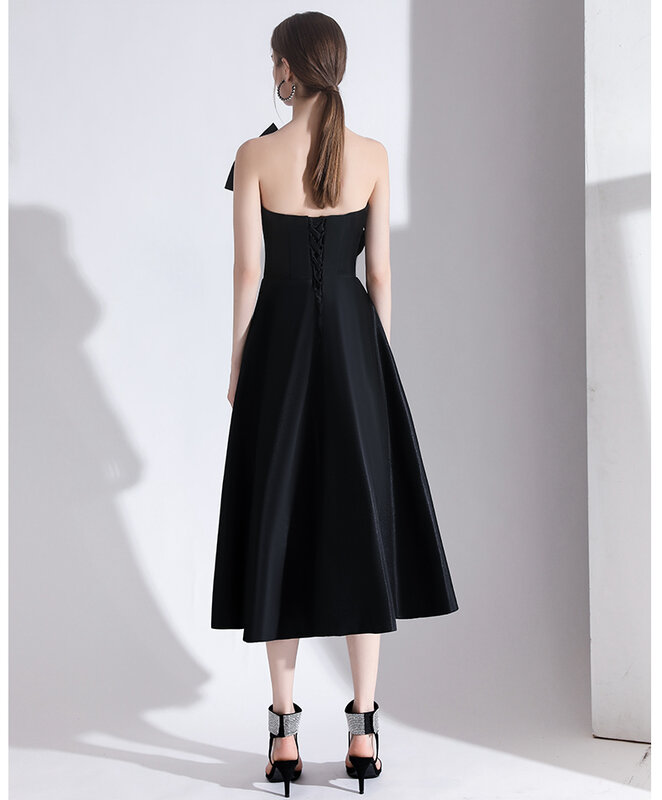 فستان سهرة 2021 أسود طول الشاي ساتان مع فيونكة مطوي بدون حمالات A line فساتين مناسبة أنيقة للنساء فستان كوكتيل