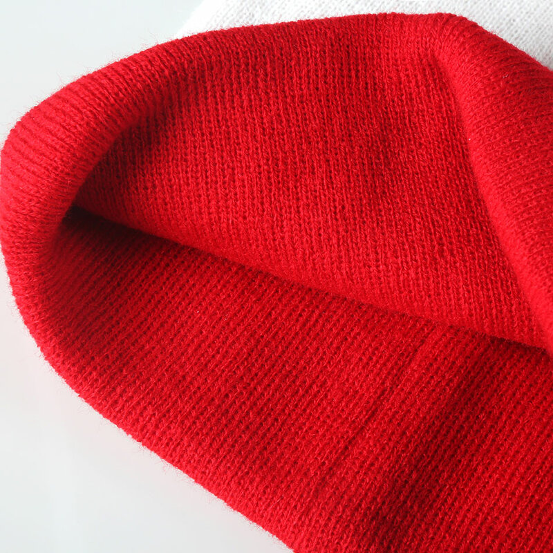 المرأة قبعة عيد الميلاد الأحمر والأبيض قبعات صغيرة قبعات الشتاء الدافئة للنساء موضة الألوان الصلبة واسعة الكفة