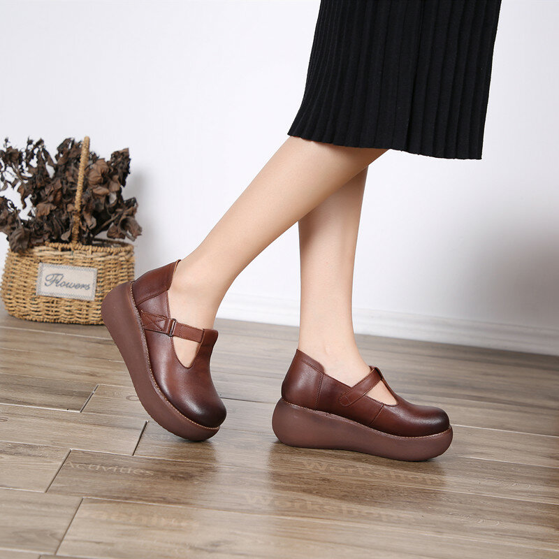 AIYUQI النساء أحذية الخريف الطبيعية جلد طبيعي 2022 جديد أحذية النساء منصة اليدوية غير رسمية البرية الرجعية الاتجاه السيدات الأحذية