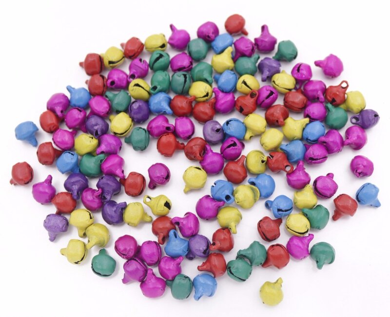 أجراس معدنية صغيرة للحرف اليدوية ، مجموعة من 100 قطعة ، 6 × 8 مم ، بألوان مختلفة ، للكريسماس