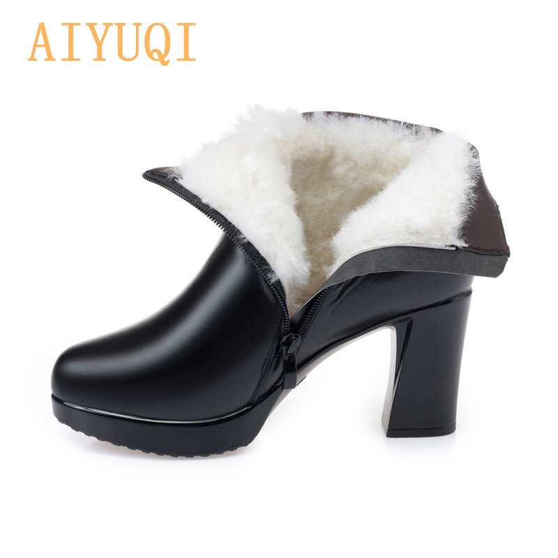 حذاء جديد من AIYUQI موضة شتاء 2022 مصنوع من جلد البقر ذو كعب سميك للسيدات بكعب عالي