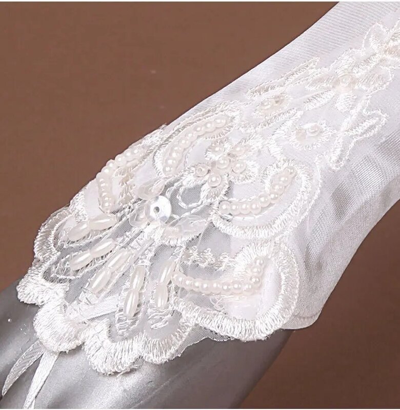 جديد قفازات الزفاف Gants Mariage رخيصة متوسطة طول الأبيض إصبع الدانتيل قفازات الزفاف اكسسوارات الزفاف