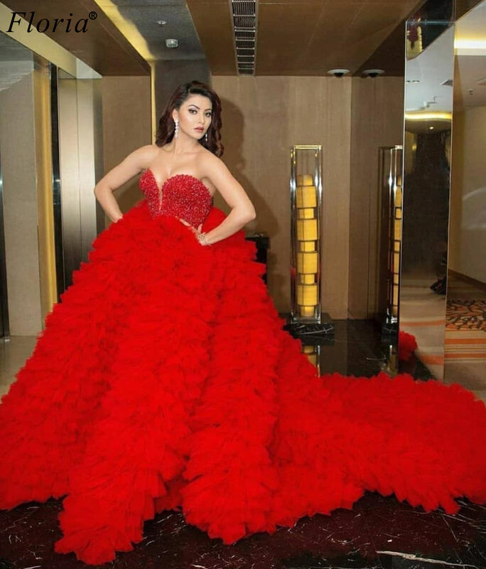 فساتين المشاهير من Vestidos Elegantes بأكمام طويلة 2020 رداء رسمي أحمر هارب من السجاد التركي كوتور فوتوغارفي
