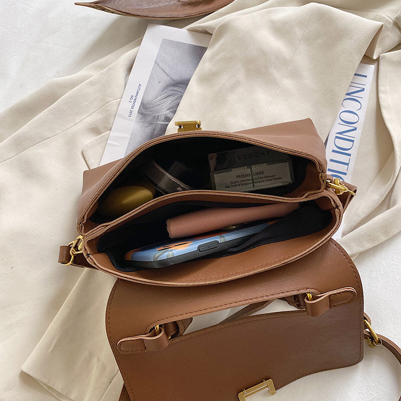 حقائب كتف جلدية PU ملونة عالية الجودة للنساء 2021 حقائب جديدة غير رسمية موجزة حقيبة كروسبودي الرئيسية