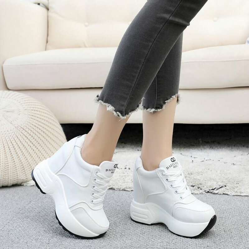 2020 جديد إمرأة حذاء من الجلد ربيع الخريف بولي أحذية أحذية من الجلد امرأة منصة الارتفاع زيادة أحذية رياضية 10 سنتيمتر سميكة وحيد أسافين W705