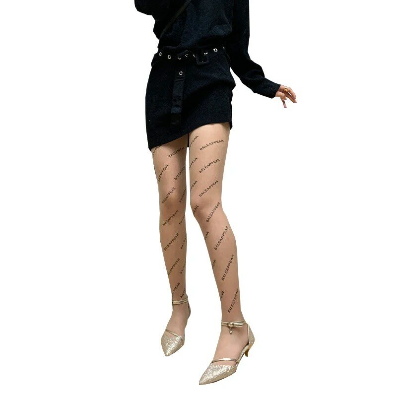 جوارب شبكية سوداء مثيرة للنساء ، تصل إلى الركبتين ، حتى الفخذ ، جوارب عصرية مرنة مع طباعة حروف