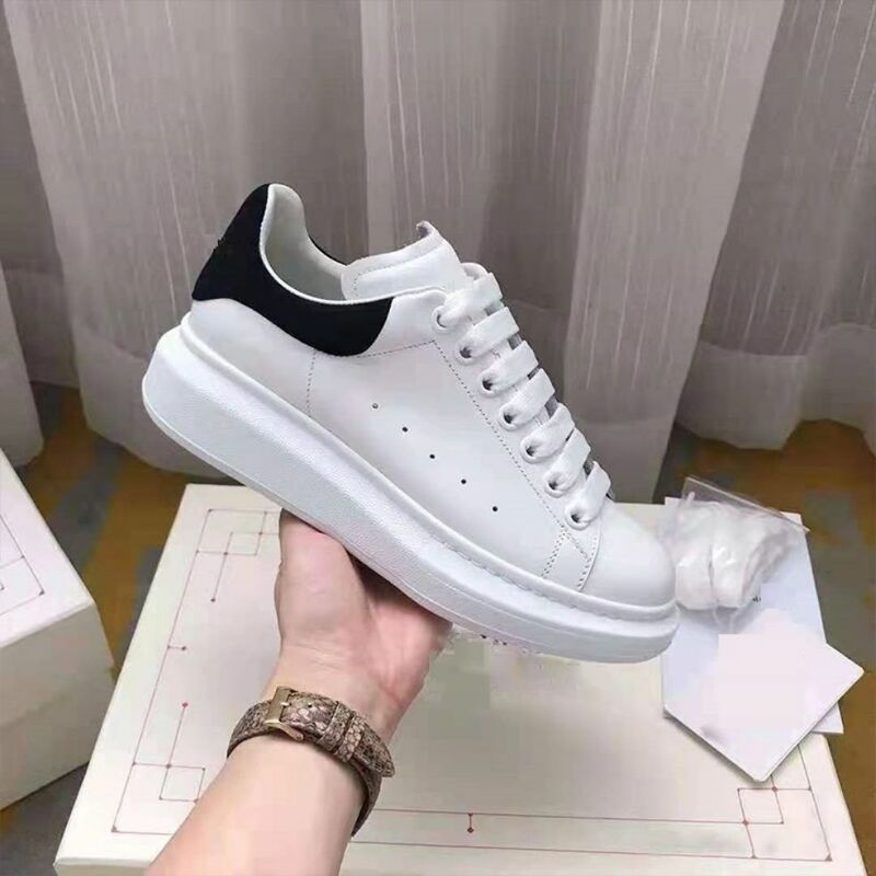 أحذية ماكوين تصميم فاخر للسيدات أحذية رياضية بيضاء بتصميم الكسندر أحذية فلكنيز للسيدات أحذية Zapatillas Deporte جديدة