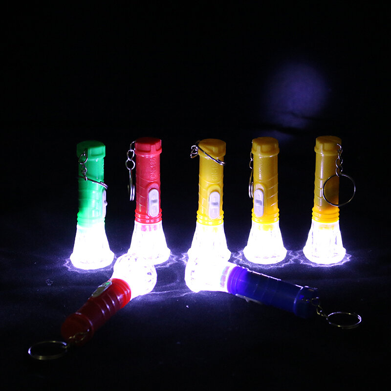 LED وامض شفافة مصباح يدوي صغير محمول مفتاح سلسلة رياض الأطفال مضيئة لعب ألعاب صغيرة جوائز بالجملة