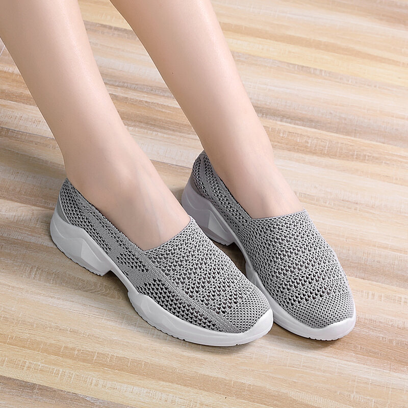 المرأة تنفس جورب أحذية رياضية مكتنزة خفيفة الوزن وسادة لينة زيادة فلكنيز أحذية الإناث المدربين أحذية غير رسمية 2021