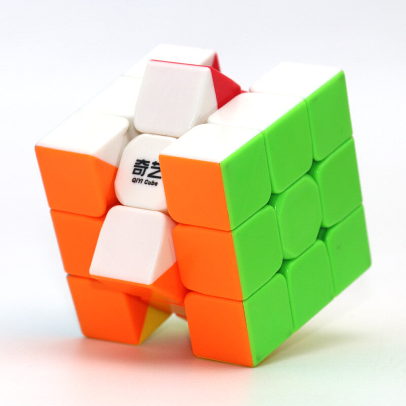 Qiyi-المكعب السحري 3x3x3 ، أحجية ملونة بدون غراء للأطفال والكبار ، قاعدة هدايا احترافية عالية الجودة
