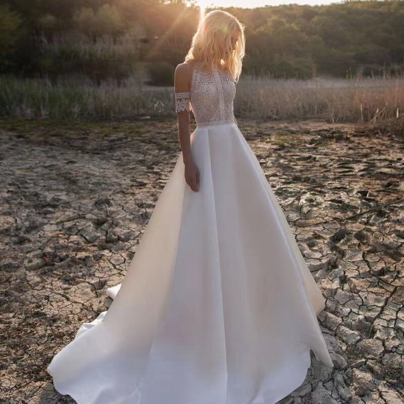 فستان زفاف من الساتان والدانتيل ، أكمام قصيرة ، خط a ، ياقة دائرية ، قطار اكتساح ، فستان زفاف ، 2021