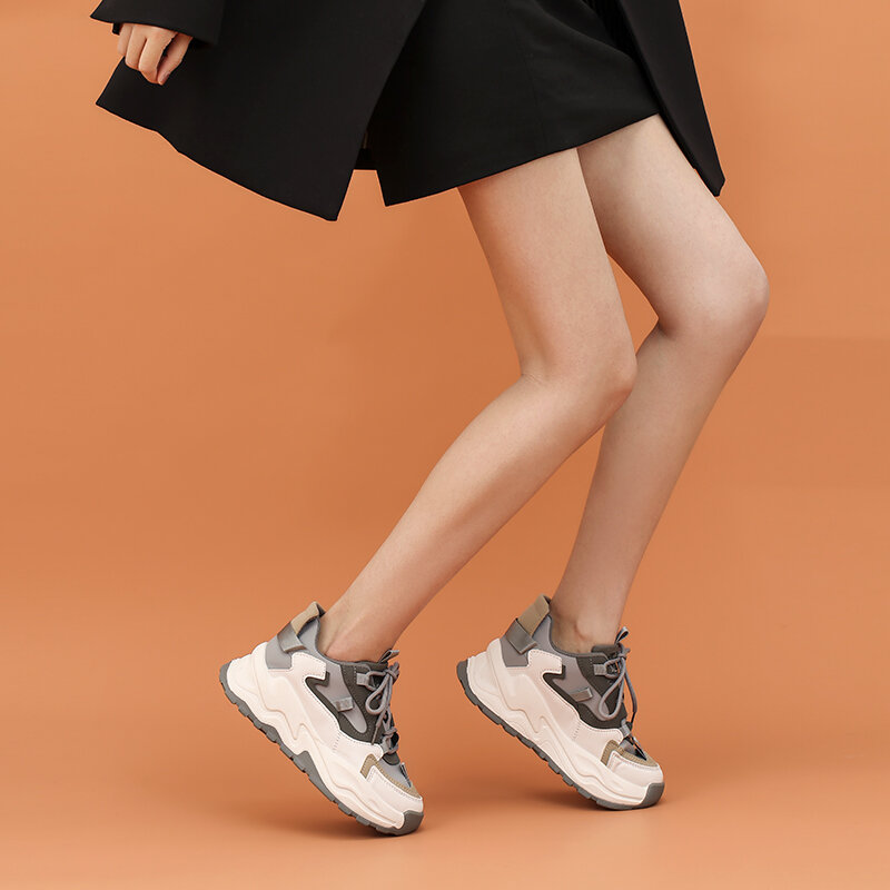 2021 جديد المرأة الربيع منصة أحذية رياضية مكتنزة ، رمادي براون أحذية رياضية ، الراحة غير رسمية عالية حذاء رياضة المرأة فلكنيز أحذية رياضية