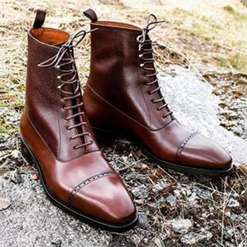 حذاء رجالي جديد موضة الاتجاه الكلاسيكية كل مباراة فستان اليدوية براون بو نمط ليتشي جوفاء خياطة الدانتيل متابعة حذاء من الجلد KU115