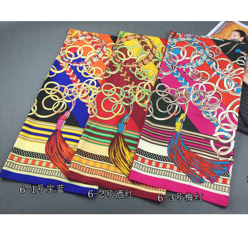 شحن مجاني النساء شال حريري وشاح باندانا تصميم جديد طباعة سلسلة نمط يلتف الأوشحة الربيع 130*130 سنتيمتر وشاح من الساتان الحجاب