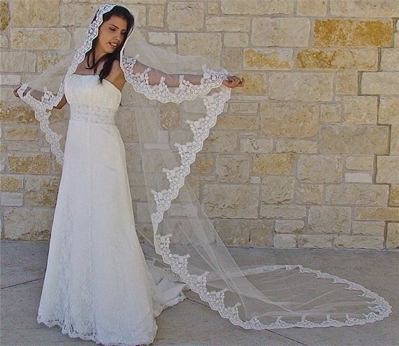 دانتيل زينة طرحة زفاف طويلة أبيض/عاجي تول مشط إكسسوار الزفاف