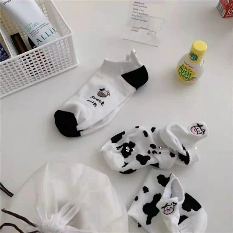 جوارب قطنية على شكل حيوانات كرتونية لطيفة لطيفة على شكل حيوانات الماشية متعددة الألوان مطبوعة جوارب نسائية محببة جوارب قصيرة هاراجوكو