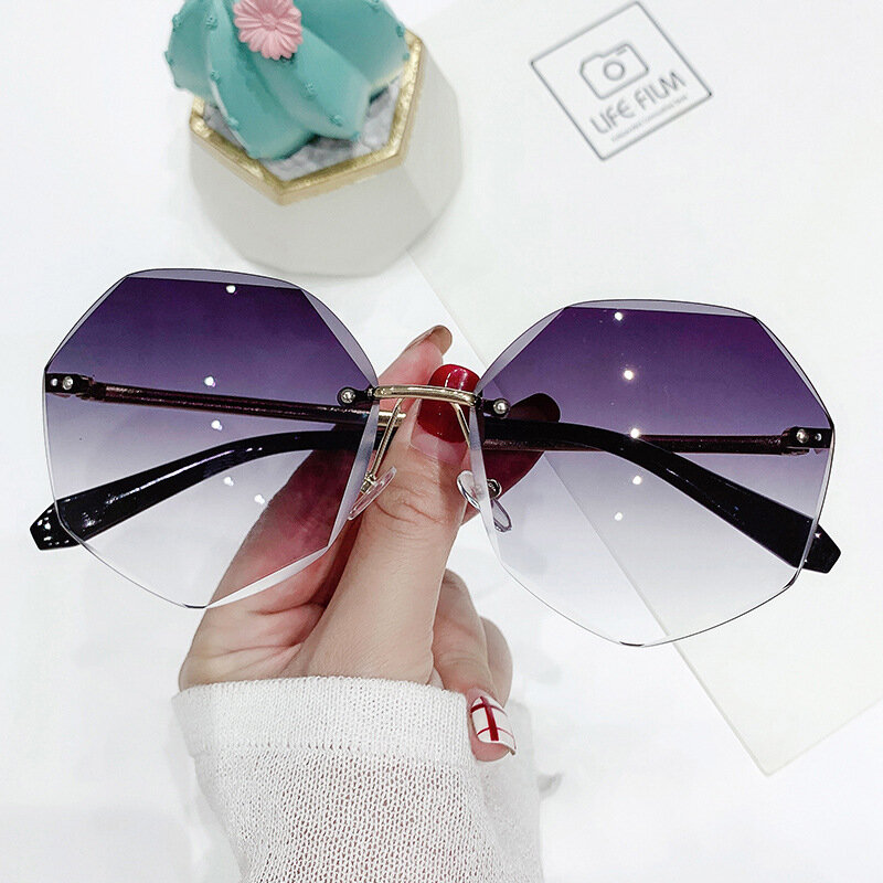 نظارات الموضة النساء العلامة التجارية مصمم بدون إطار التدرج نظارات شمسية ظلال قطع عدسة السيدات فرملس المعادن نظارات UV400