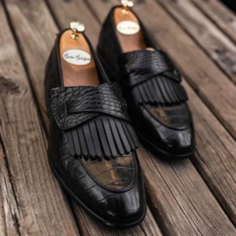2021 الصيف وأشار موضة الراحة تنوعا blackالبيع نقية blackشرابة الكلاسيكية مشبك الظهر الرجال الكلاسيكية أحذية من الجلد ZQ0341