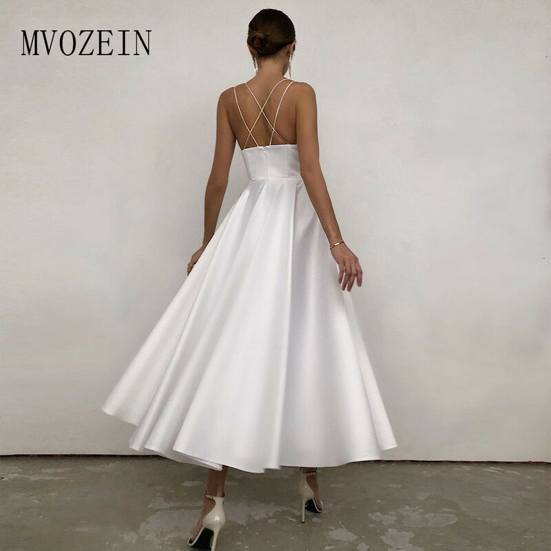 فستان سهرة ساتان أبيض ، قصير ، ياقة على شكل V ، رسن ، طول الكاحل ، فستان كوكتيل أحمر