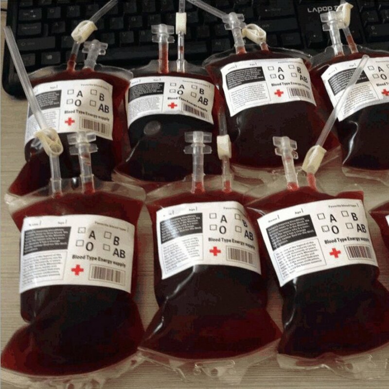 حقيبة مشروب الدم البلاستيكية الشفافة القابلة لإعادة الاستخدام ، والإكسسوارات الطبية لمصاص دماء الهالوين