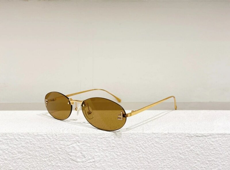 نظارات شمسية أنيقة للنساء نظارات شمسية بيضاوية من سبائك التيتانيوم ماركة مصمم UV400