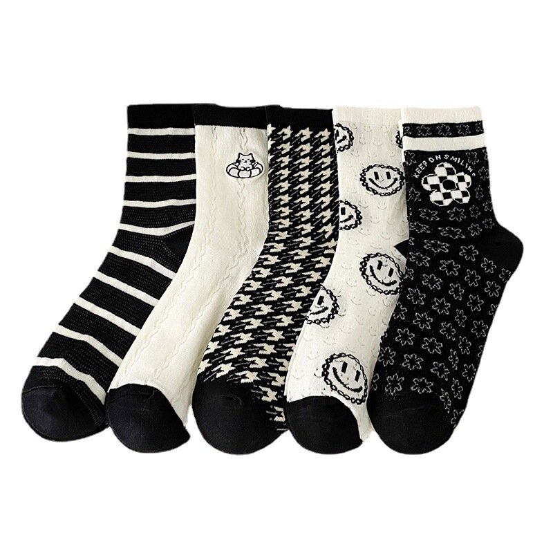 Весенние и летние тонкие черно-белые дышащие сетчатые женские хлопковые носки с милым мультяшным улыбающимся лицом для футбола #5