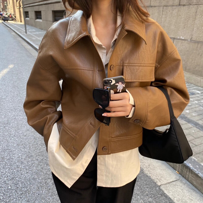 جيب فو بولي Leather جلدية ملابس خارجية جاكيتات المرأة الجديدة الكورية بدوره أسفل طوق المد فضفاضة الشارع ملابس خارجية الإناث