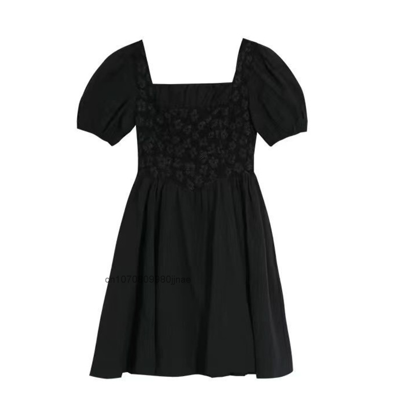 فستان قصير أسود للصيف أساسي أنيق كوري ملابس عصرية جديدة للنساء تنورة غير رسمية ملابس خروج للفتيات بطباعة الزهور